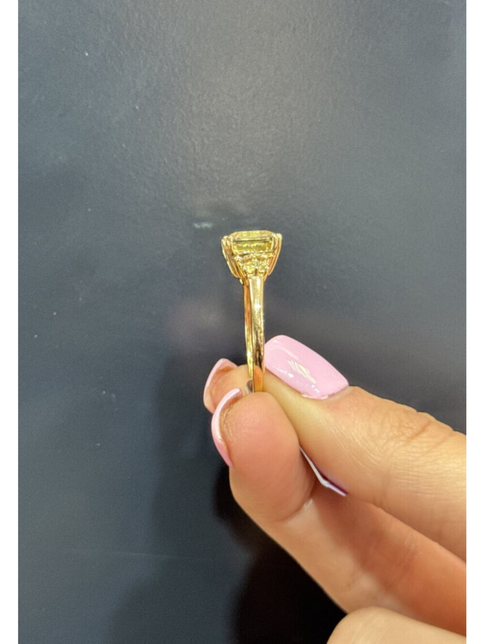 14K YELLOW GOLD RING - Picture 6 of 7